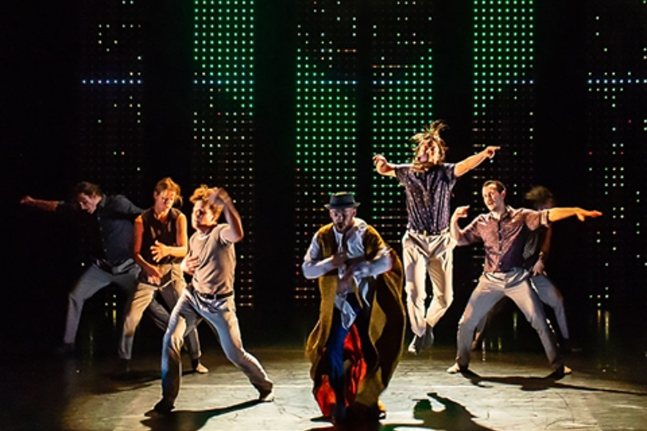 Shay Kuebler/Radical System Art in Epilogos.