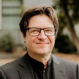 Kari Turunen conducting the Vancouver Chamber Choir